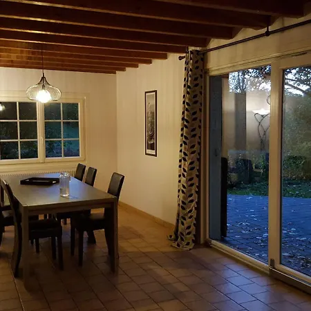 Spacious Holiday With Jacuzzi In Gueschart Feriehus